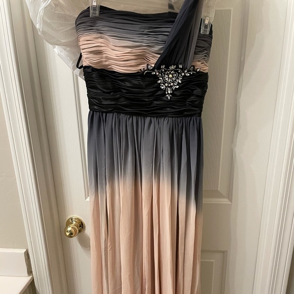 Dresses & Skirts - EVERYTHING MUST GO! Full length dress